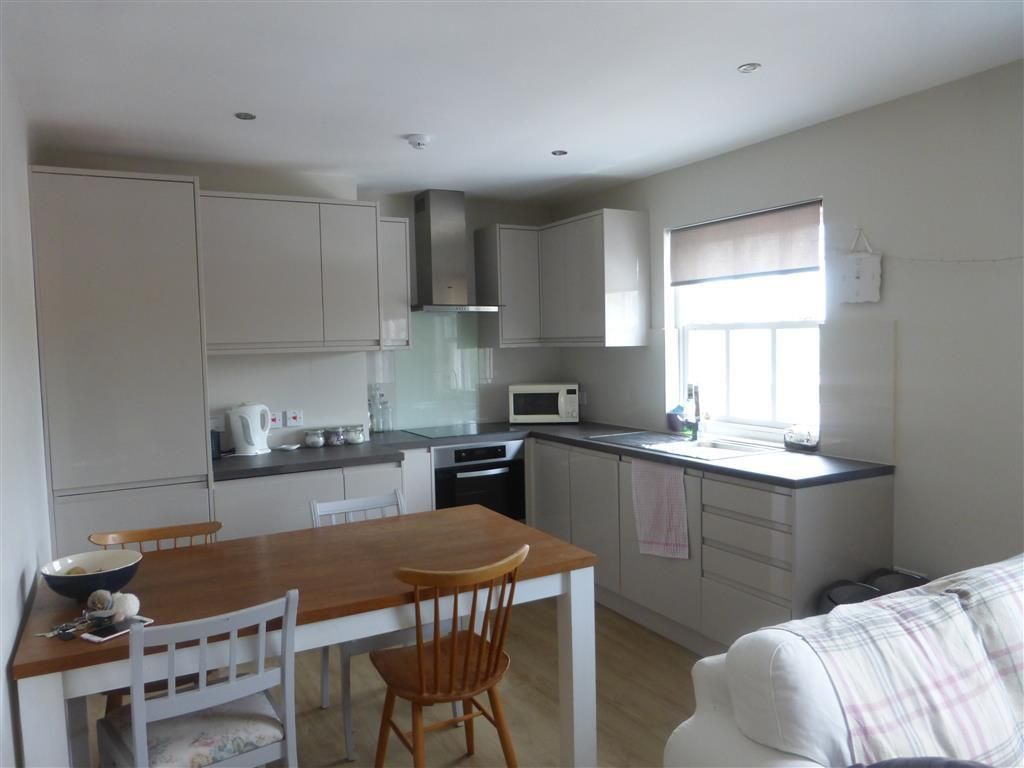 Property photo 2 of 7 Kitchen