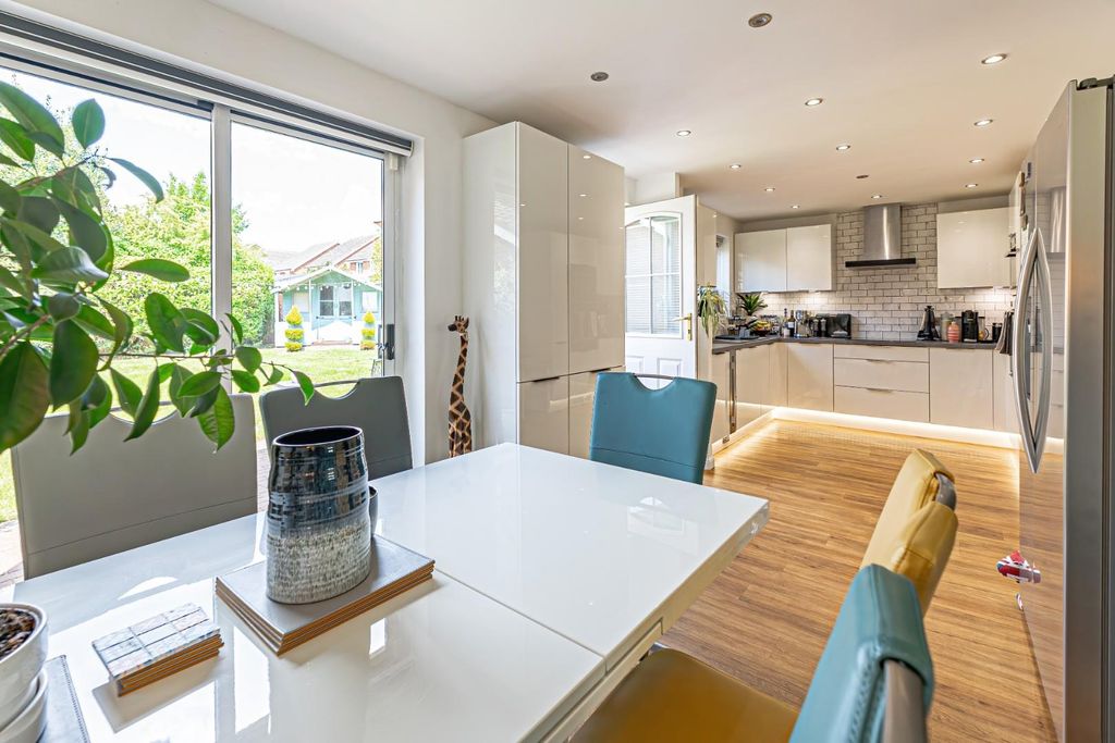 Property photo 1 of 21