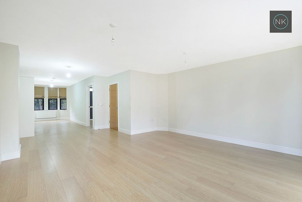 Property photo 2 of 22 4398515