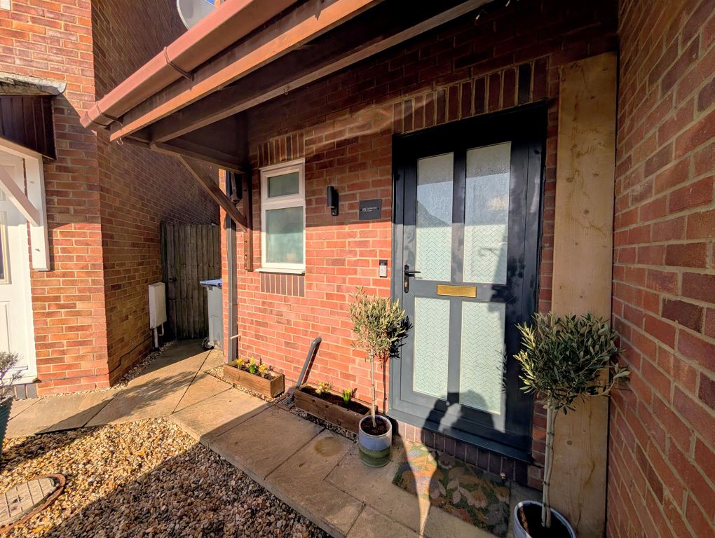 Property photo 2 of 16 Entrance Porch