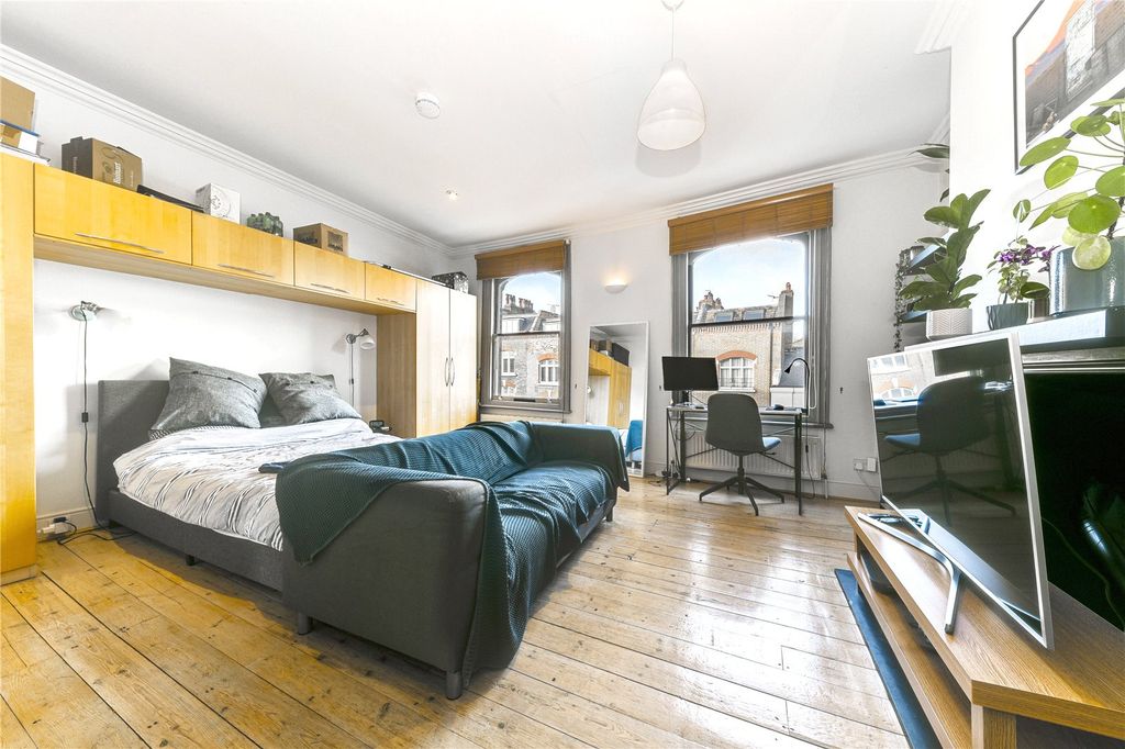 Property photo 1 of 8 Studio