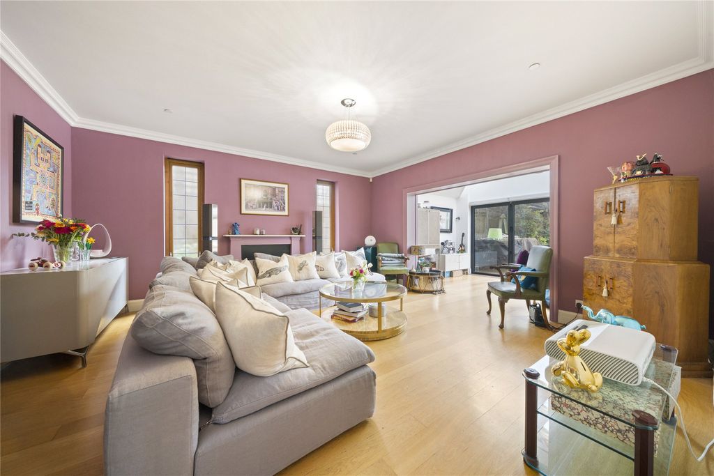 Property photo 3 of 31 Picture No. 06