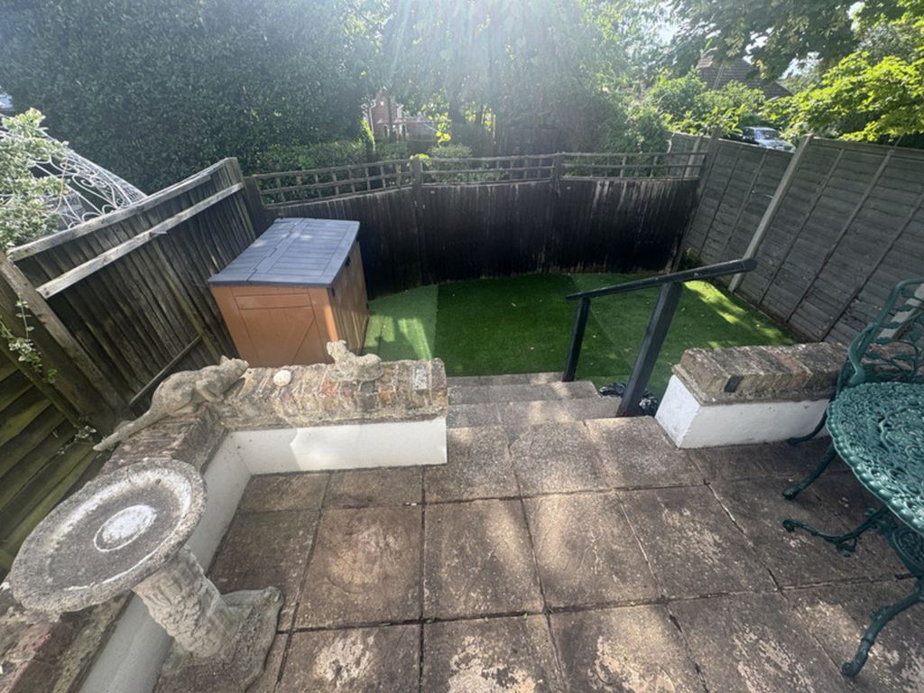 Property photo 3 of 6