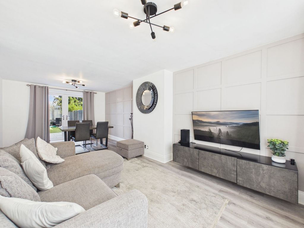 Property photo 2 of 20 Lounge/Dining Room