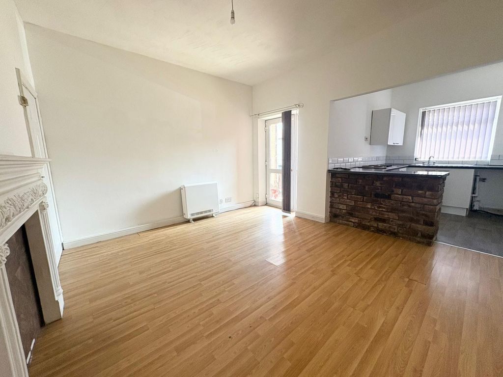 Property photo 1 of 8 Lounge