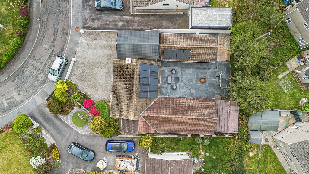 Property photo 3 of 20 Overhead