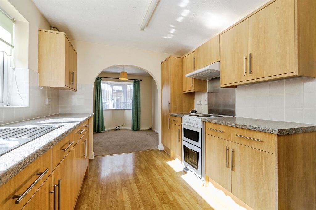 Property photo 3 of 18