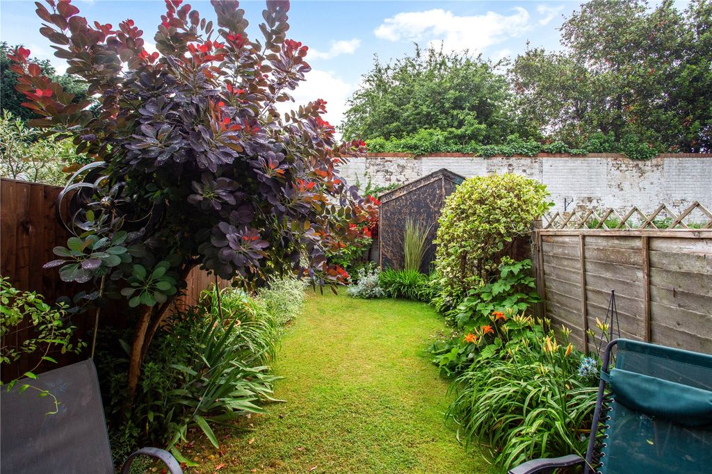 Property photo 2 of 10 Picture No. 18
