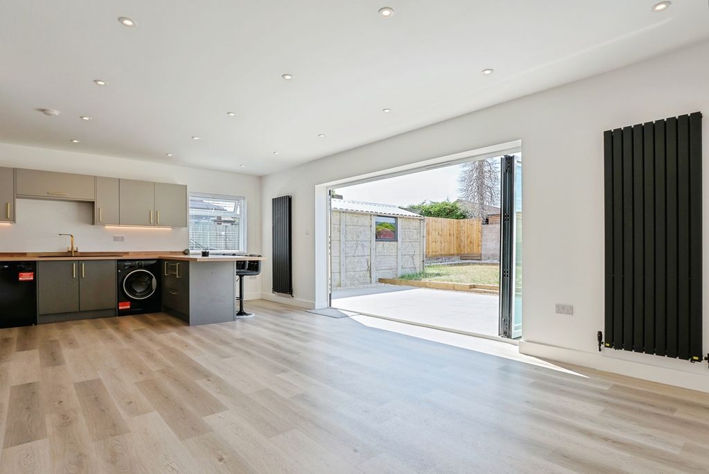 Property photo 3 of 14 Pbox-Img.Jpg