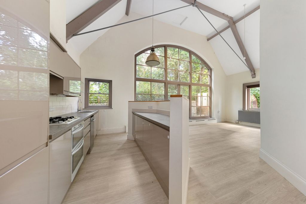 Property photo 3 of 12 094A9810