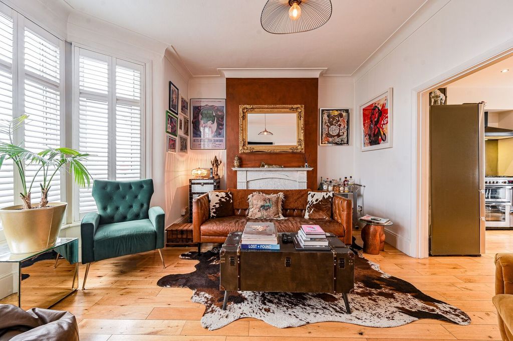 Property photo 1 of 33