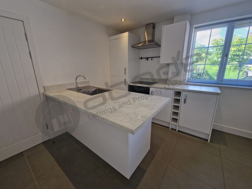 Property photo 1 of 8 Kitchen