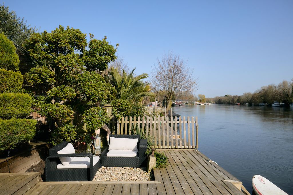 Property photo 3 of 20 2V1A8656