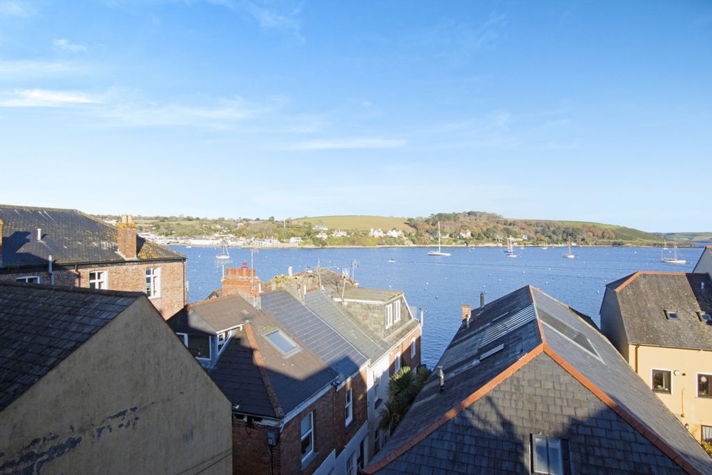 1 bed flat for sale Falmouth