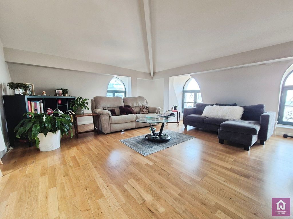 Property photo 1 of 16 Pbox-Img.Jpg