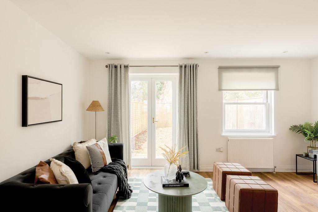 Property photo 1 of 10 7