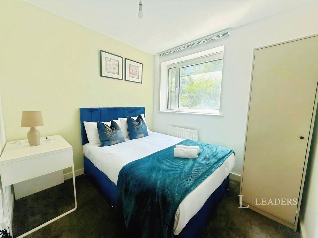 Property photo 3 of 8 Pbox-Img.Jpg