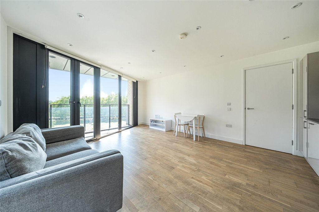 Property photo 3 of 21 Picture No. 06