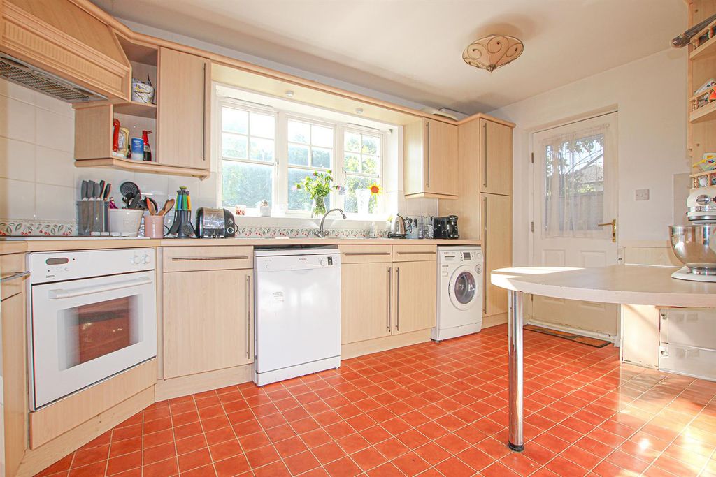 Property photo 3 of 20 Img_8482 Kit.Jpg