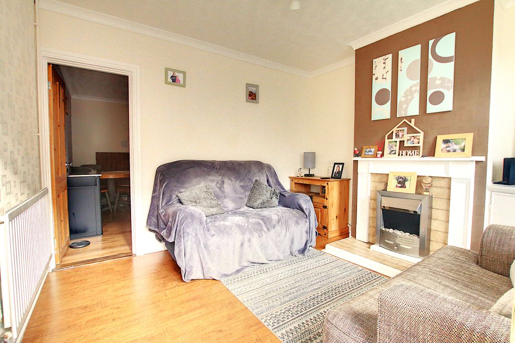 Property photo 2 of 9