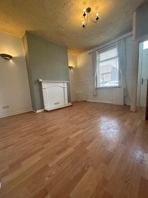 Property photo 1 of 12 Lounge