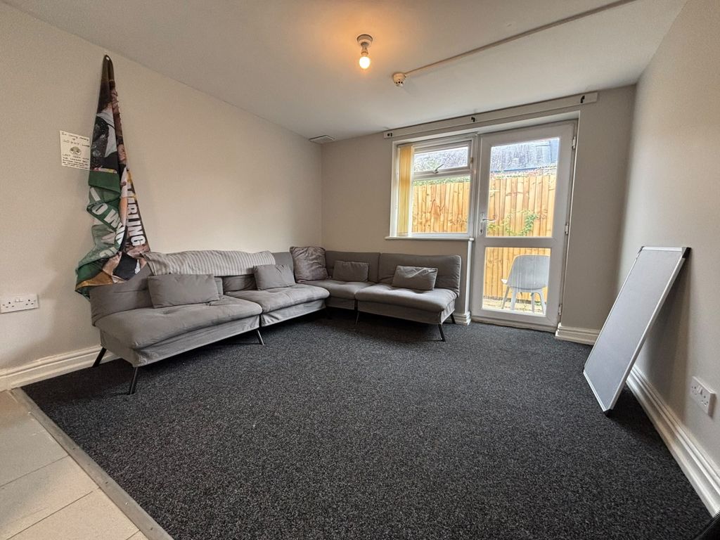 Property photo 1 of 13 6Aeb1120-1Fd9-4B92-A66d-9E896572c476