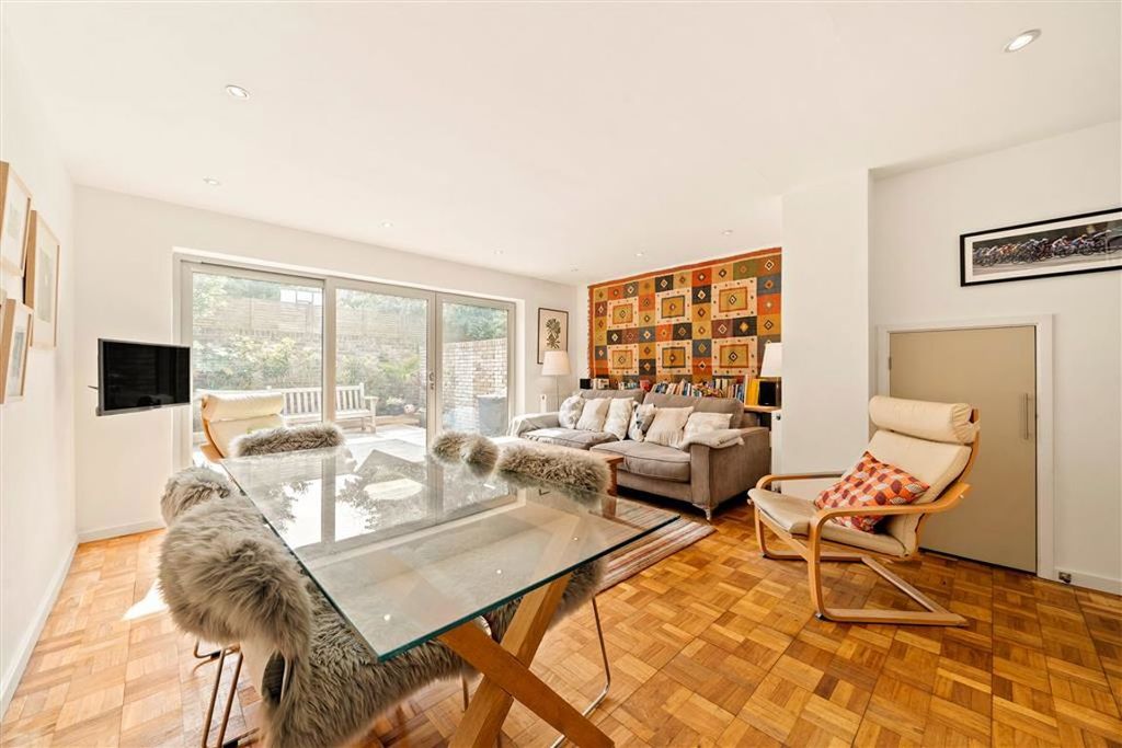 Property photo 2 of 7