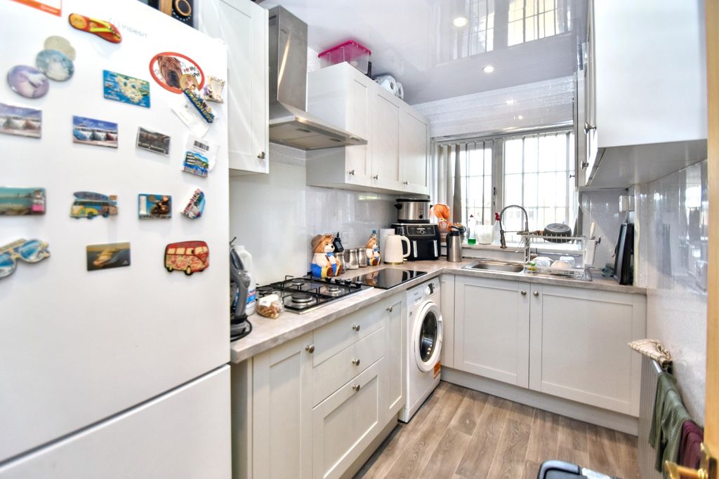 Property photo 3 of 15 Kitchen