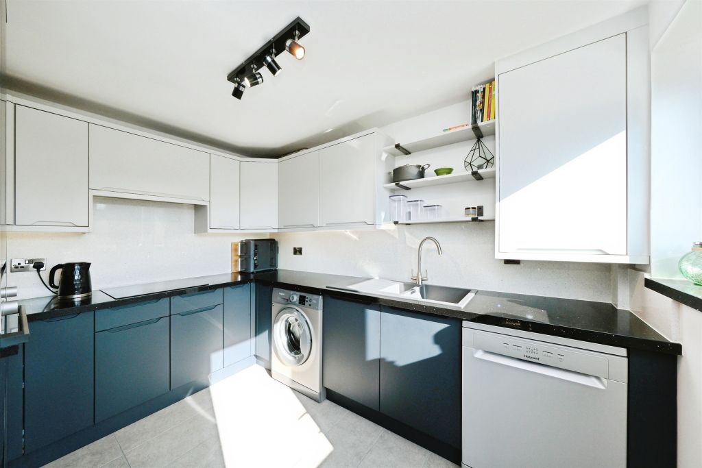 Property photo 3 of 21