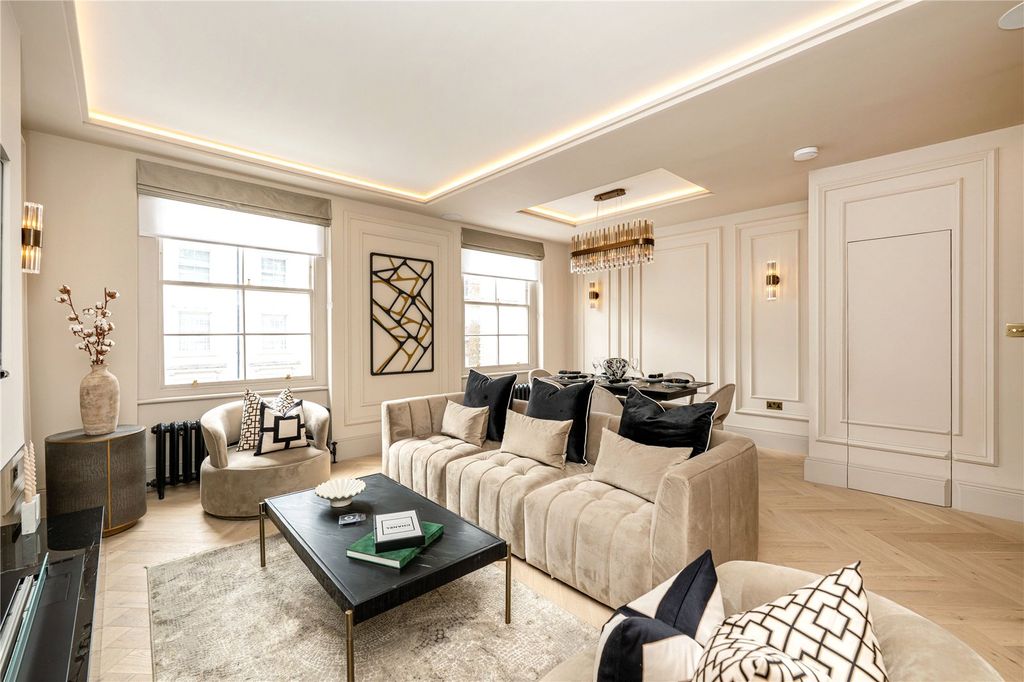 Property photo 2 of 17 Reception