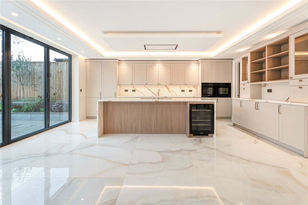 Property photo 3 of 45 Picture No. 75