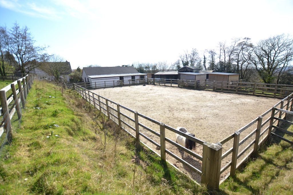 Property photo 3 of 21