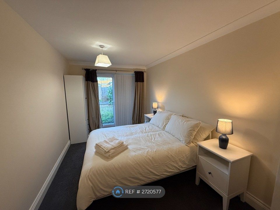 Property photo 1 of 15 Room 2