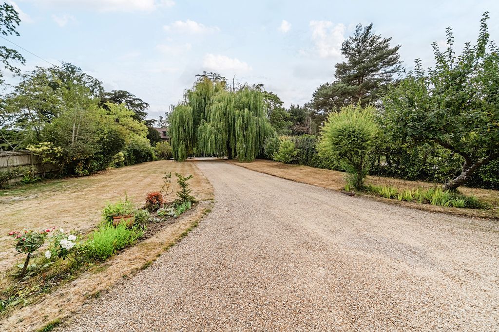 Property photo 2 of 12
