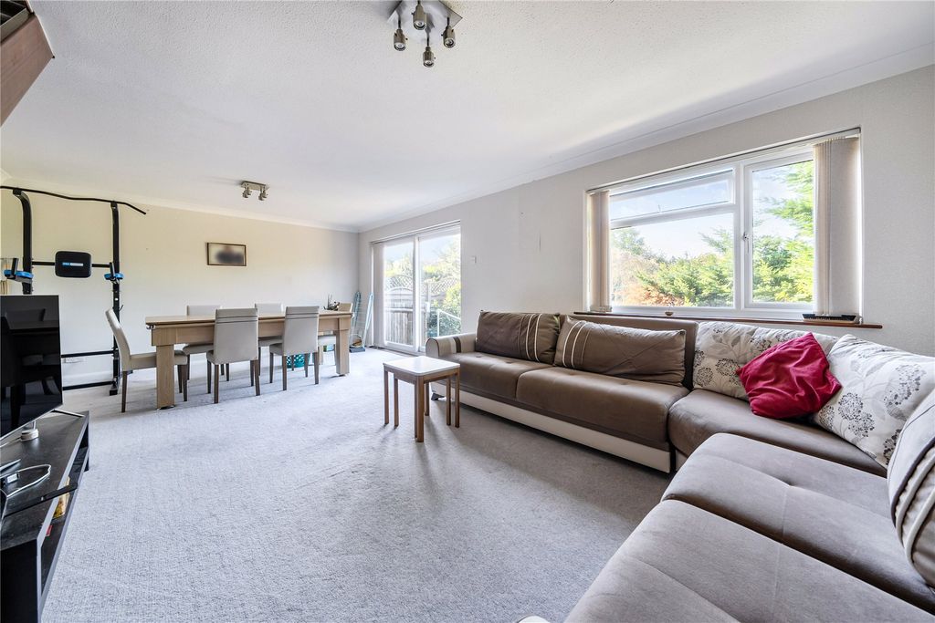 Property photo 2 of 21 Living Room