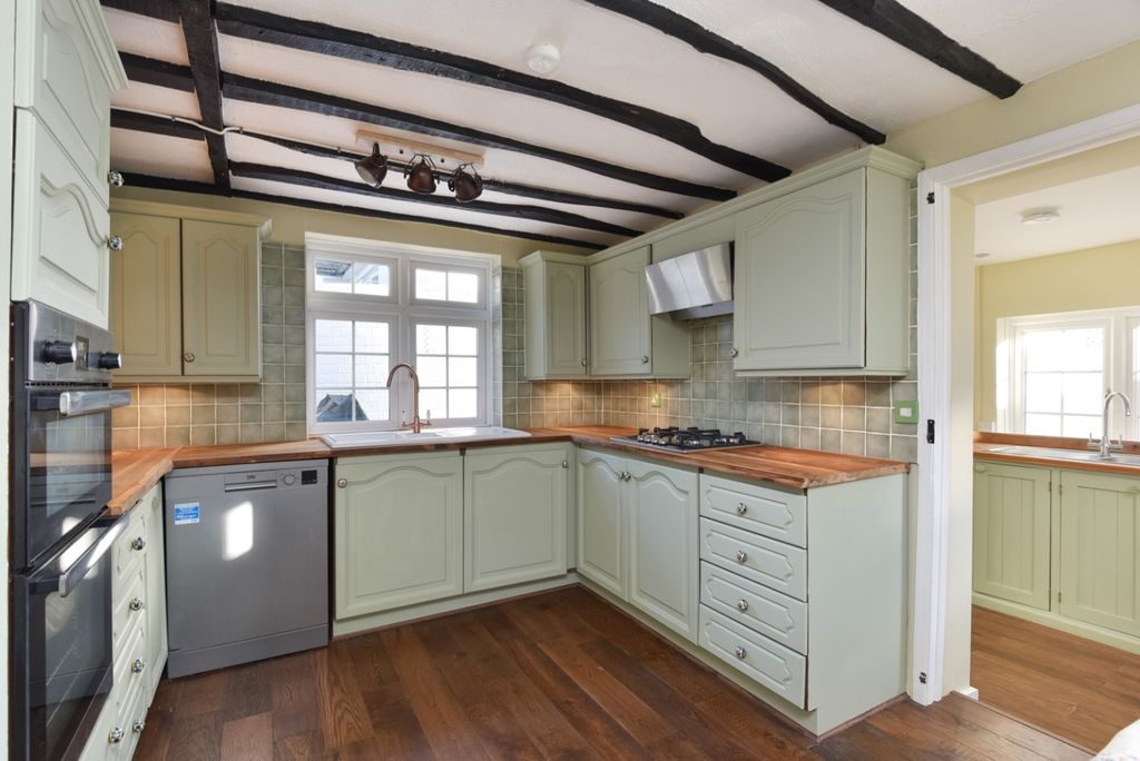 Property photo 2 of 22 3859885