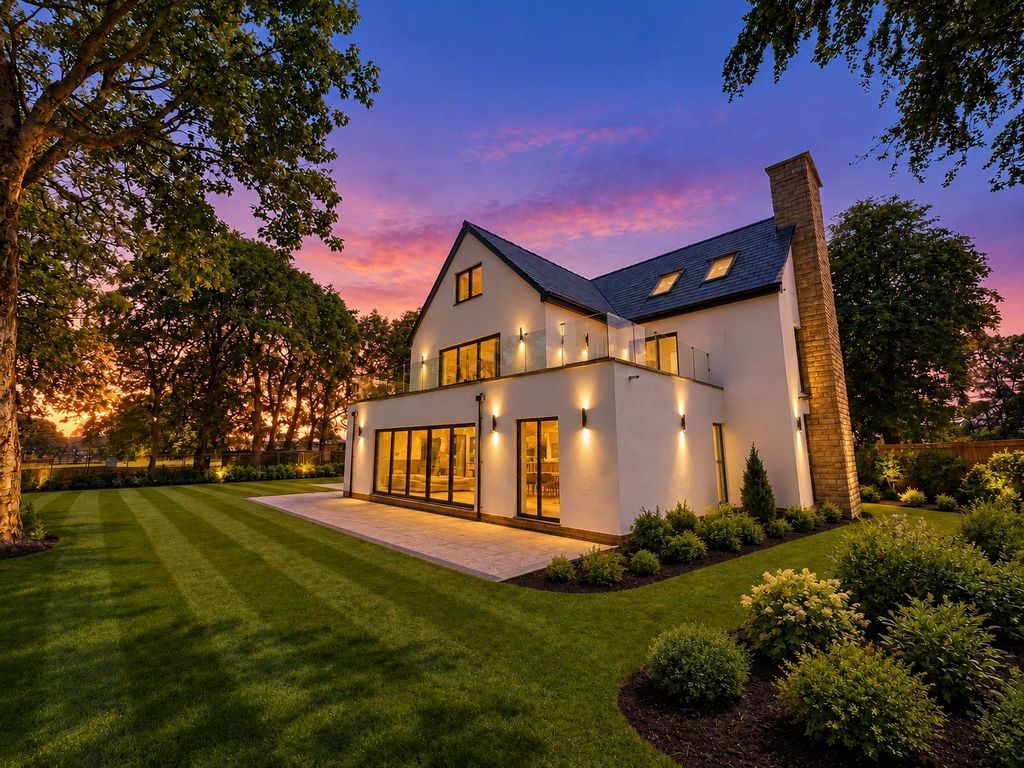 Property photo 1 of 9 Crimble Hall