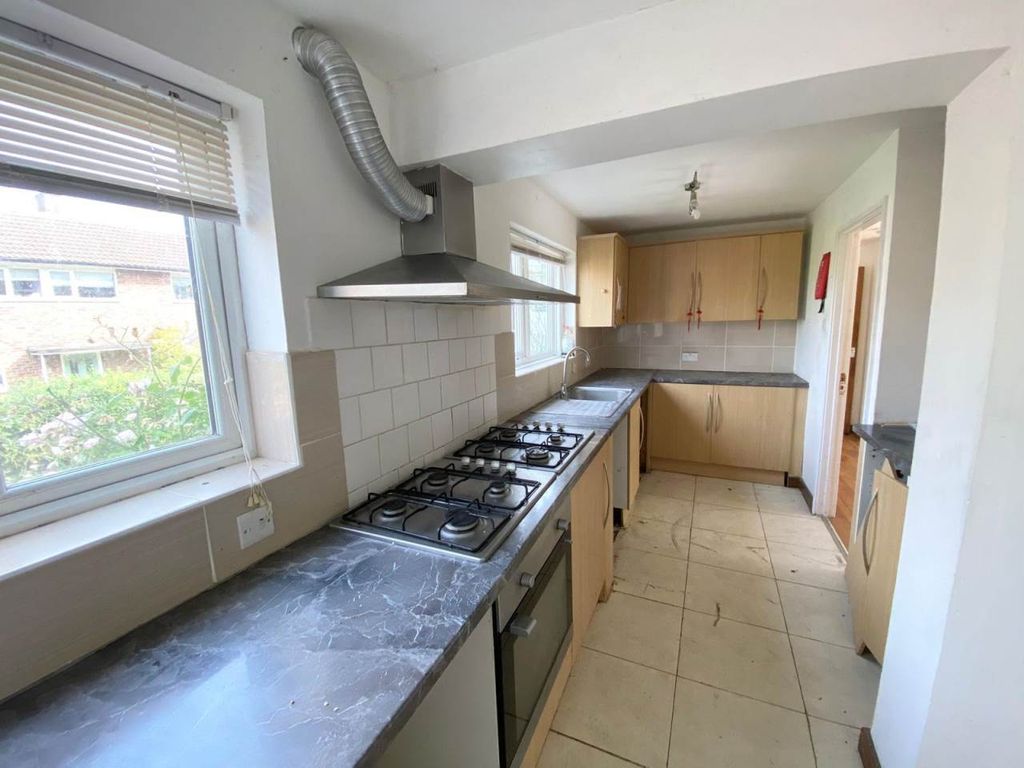 Property photo 3 of 15 Kitchen 2