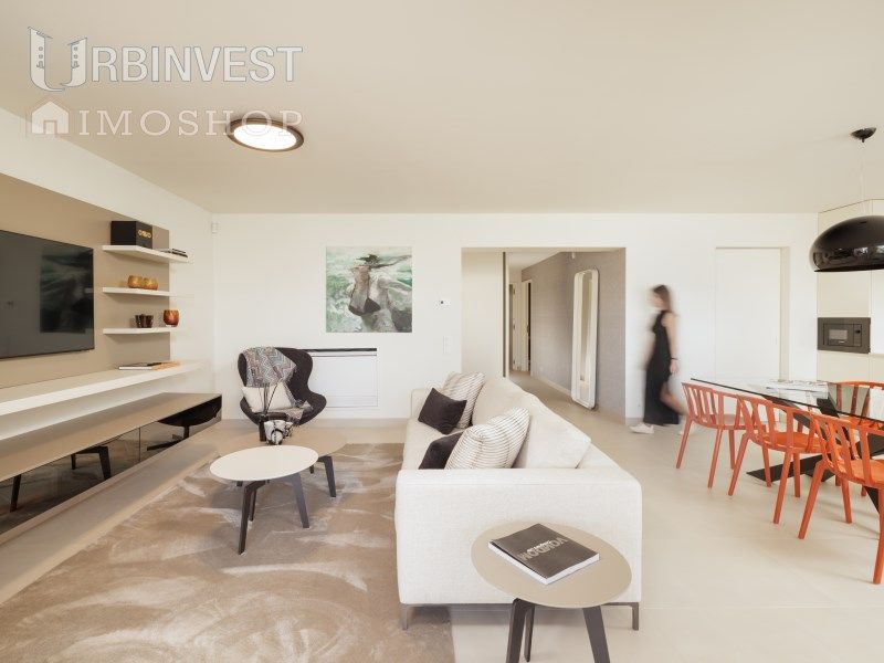 Property photo 2 of 44