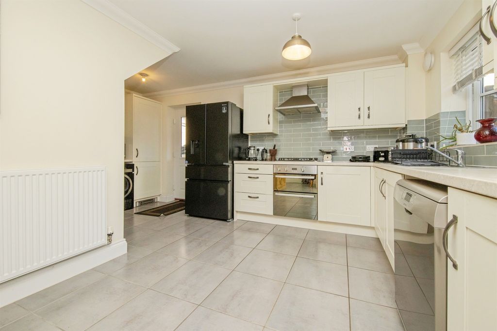 Property photo 3 of 21