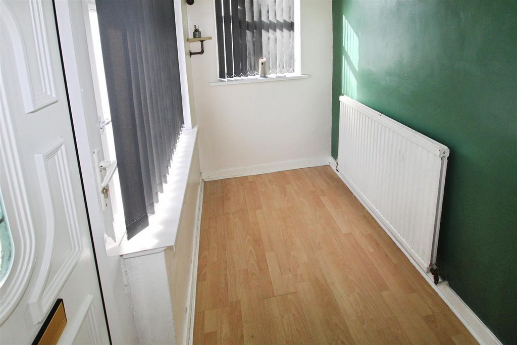 Property photo 2 of 27 Entrance Porch