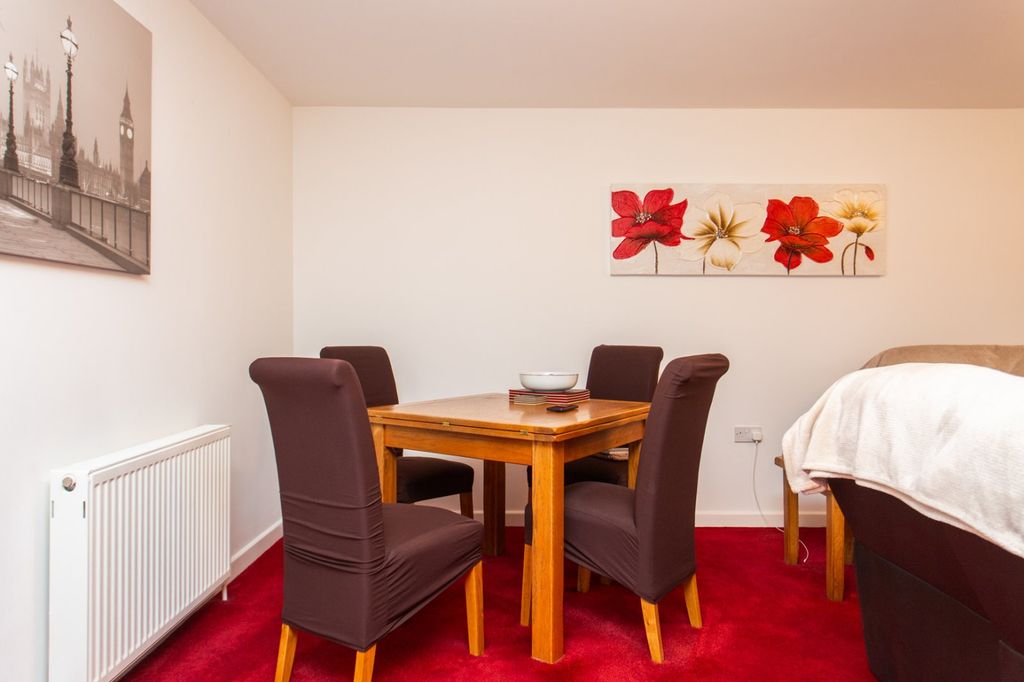 Property photo 3 of 8 Picture 3