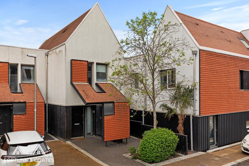 Property photo 1 of 17 Brickcroft_20.Jpg