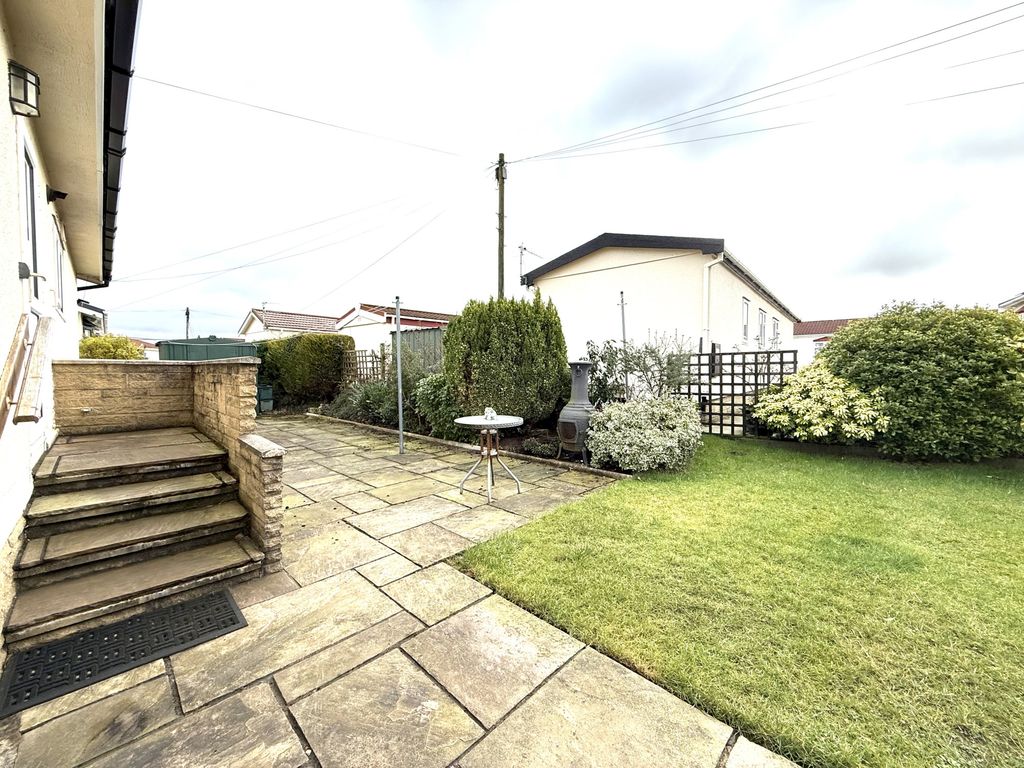 Property photo 2 of 26