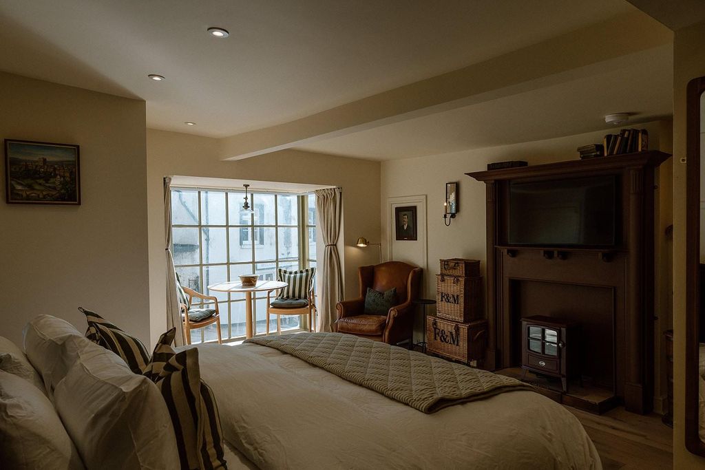 Property photo 2 of 20 48d3E874-cd3F-4d36-A5cc-94375Fd7Ae6E.Jpg