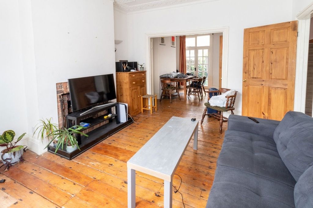Property photo 3 of 9