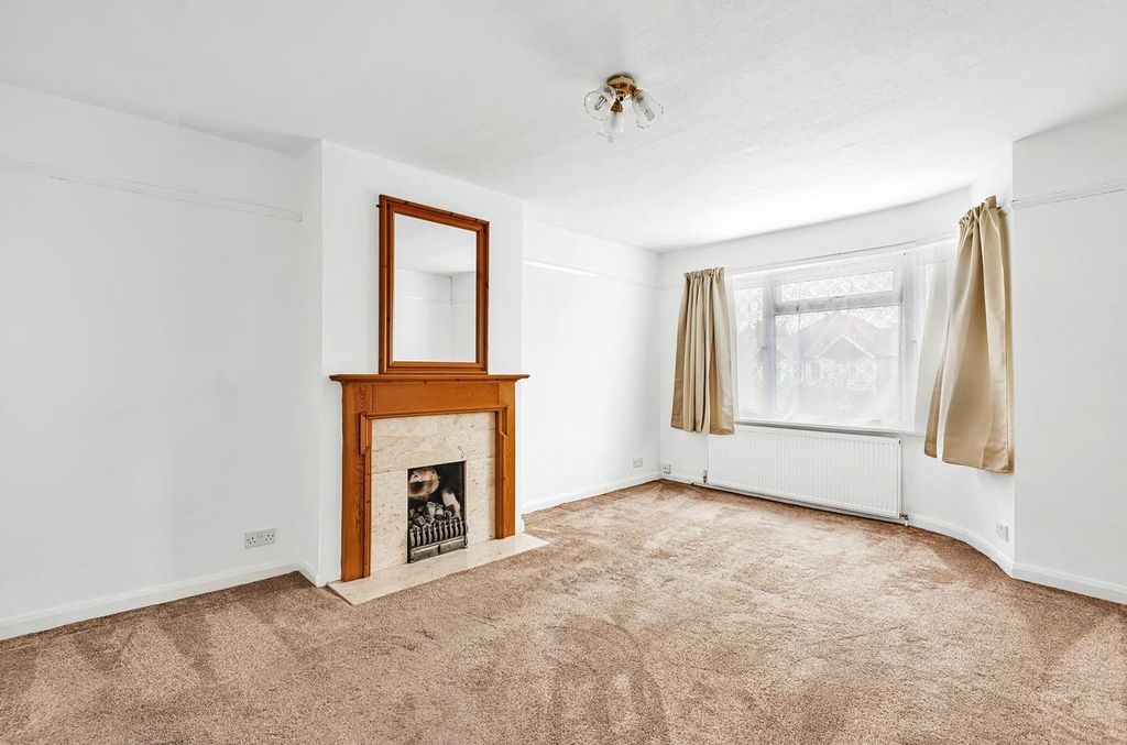 Property photo 3 of 9 S00F2_2.Jpg