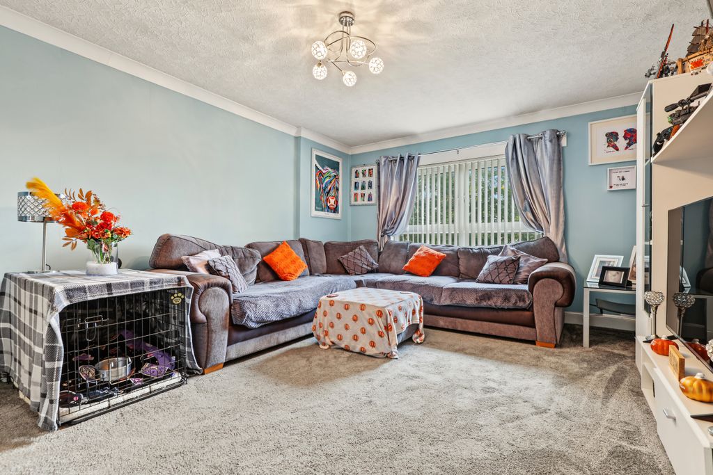 Property photo 2 of 23