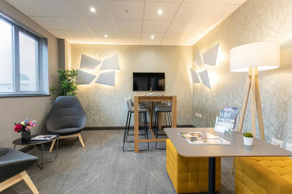 Property photo 3 of 8 Swindon Business Lounge 1.Jpg