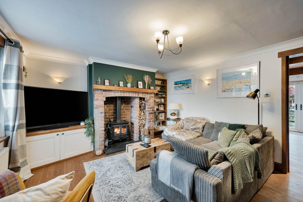 Property photo 2 of 25 4619594